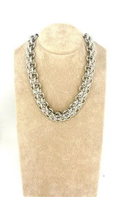 Collana Must