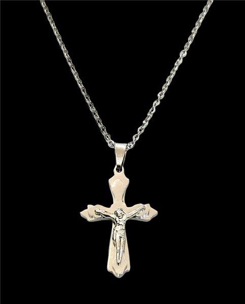 COLLANA CON CROCIFISSO IN RILIEVO