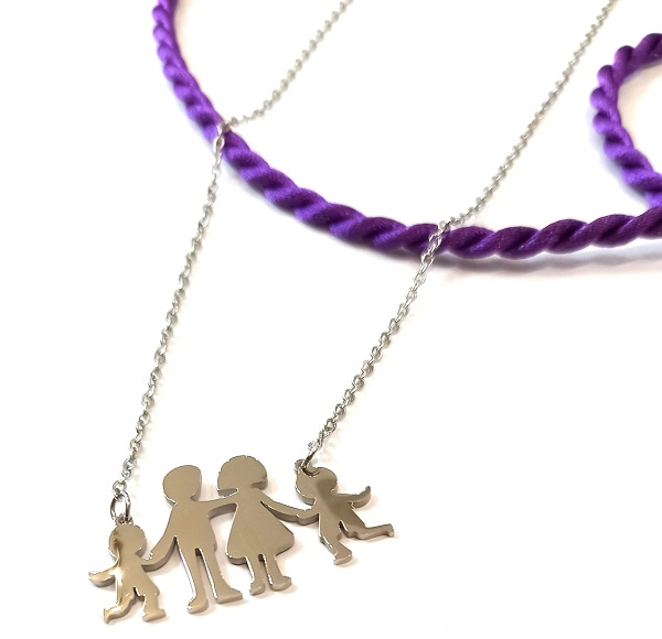COLLANA CON FAMIGLIOLA