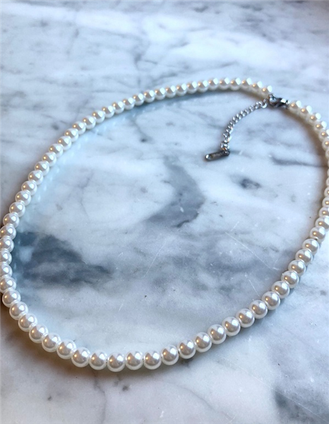 COLLANA CON PERLE E FILO ARGENTO